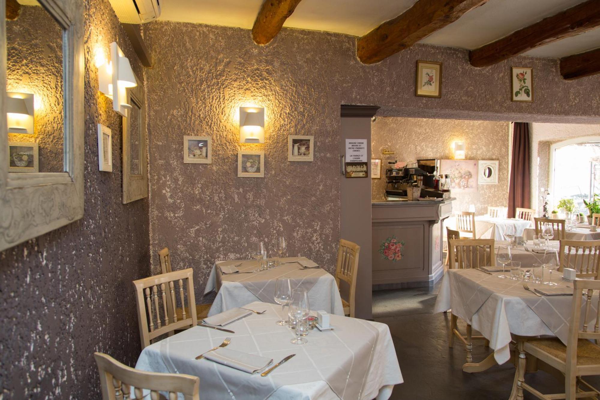 Logis Hotel Restaurant La Farigoule Sainte-Cécile-les-Vignes Exteriör bild