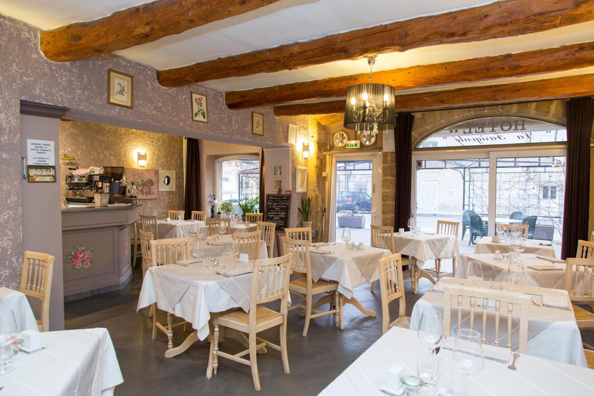 Logis Hotel Restaurant La Farigoule Sainte-Cécile-les-Vignes Exteriör bild