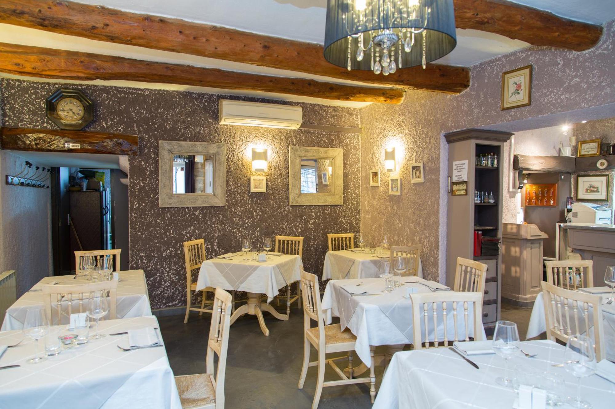 Logis Hotel Restaurant La Farigoule Sainte-Cécile-les-Vignes Exteriör bild