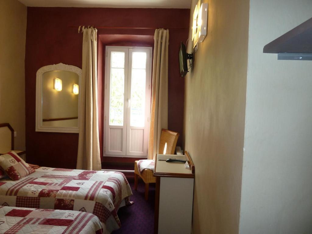 Logis Hotel Restaurant La Farigoule Sainte-Cécile-les-Vignes Rum bild