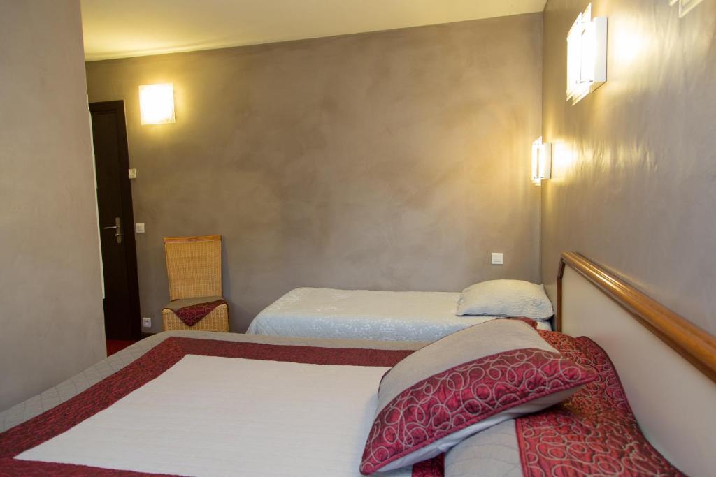 Logis Hotel Restaurant La Farigoule Sainte-Cécile-les-Vignes Rum bild