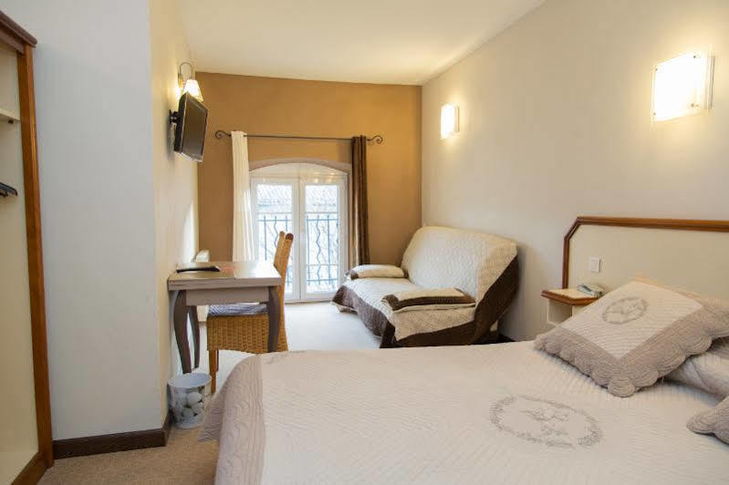 Logis Hotel Restaurant La Farigoule Sainte-Cécile-les-Vignes Exteriör bild