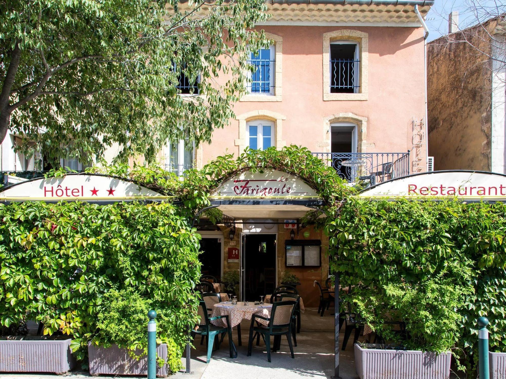 Logis Hotel Restaurant La Farigoule Sainte-Cécile-les-Vignes Exteriör bild